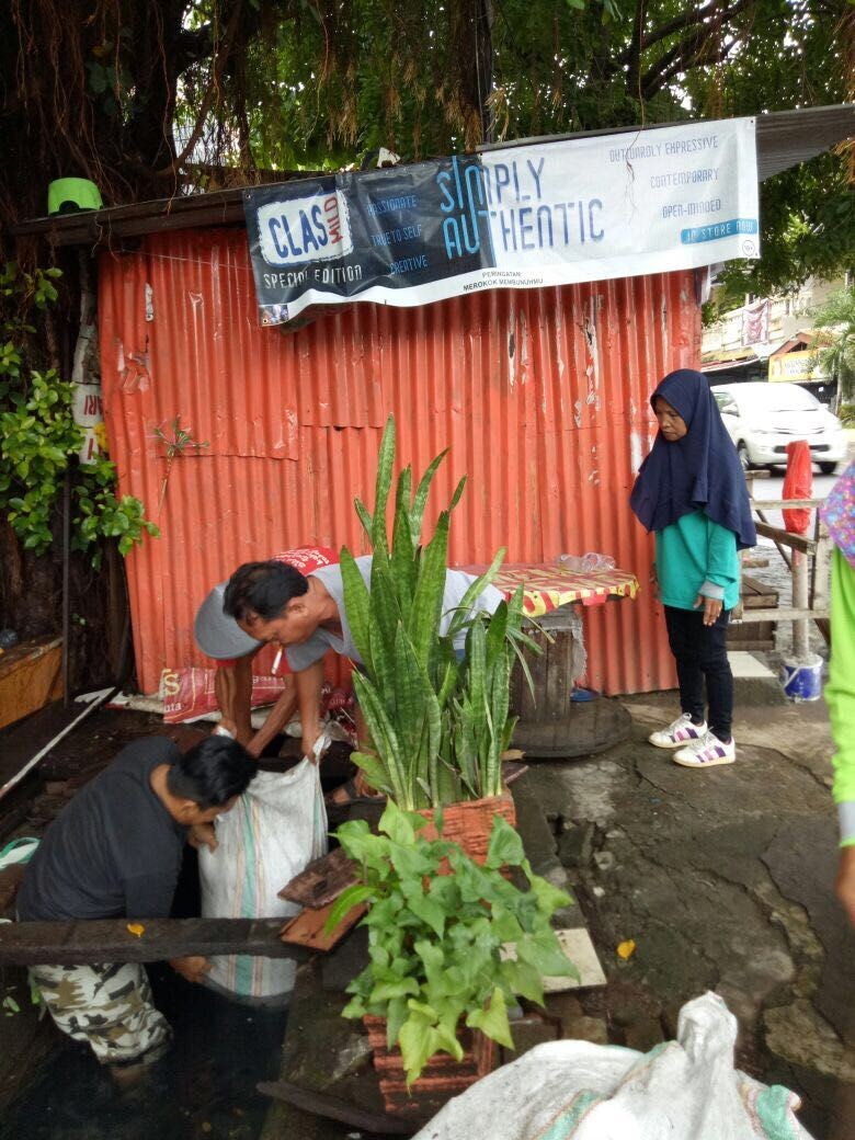 2 Karung Pasir Sumbat Got, Pemkot: Jangan Tuduh, Cukup Angkat 2 Karung Pasir Sumbat Got, Pemkot: Jangan Tuduh, Cukup Angkat