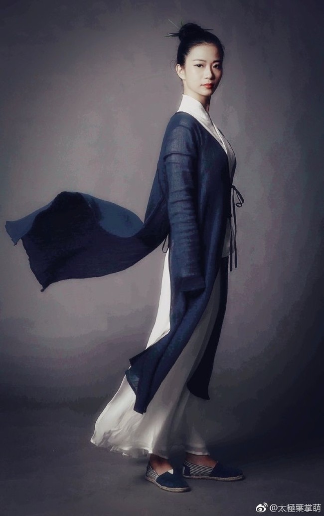 Ye Yongxiang tak hanya mahir kung fu. Dia juga menimba ilmu humaniora di Queen Mary University, London. Ye yang populer di Weibo dengan ratusan ribu followers berharap bisa menyebarkan olahraga Tai Chi bukan hanya disukai di China tapi juga ke seluruh dunia. Foto: Weibo