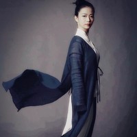 Ye Yongxiang tak hanya mahir kung fu. Dia juga menimba ilmu humaniora di Queen Mary University, London. Ye yang populer di Weibo dengan ratusan ribu followers berharap bisa menyebarkan olahraga Tai Chi bukan hanya disukai di China tapi juga ke seluruh dunia. Foto: Weibo