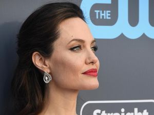 Pesan Menyentuh Angelina Jolie untuk Putrinya