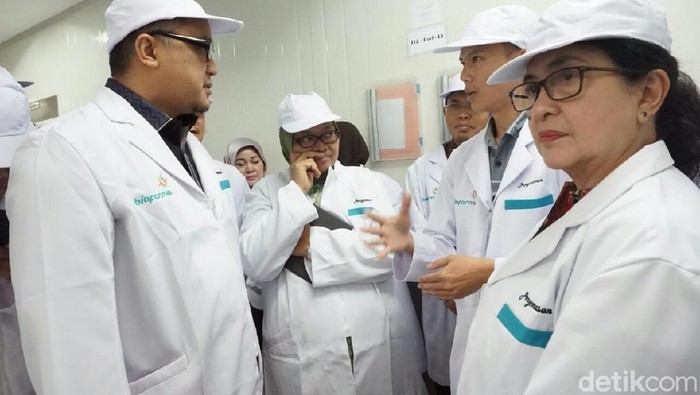 Kunjungan Menkes ke Bio Farma, beberapa waktu lalu. Foto: Tri Ispranoto Kunjungan Menkes ke Bio Farma, beberapa waktu lalu. Foto: Tri Ispranoto