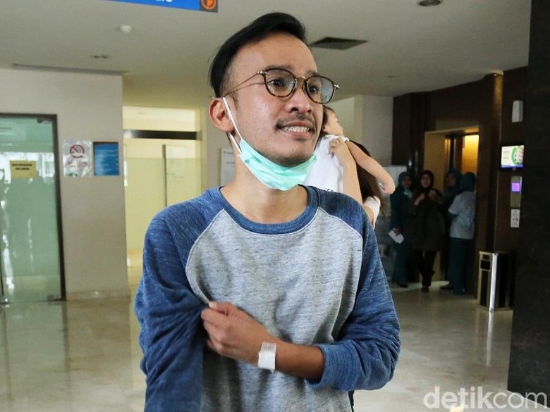 Cara Unik Ruben Onsu Hadapi Kemacetan Cara Unik Ruben Onsu Hadapi Kemacetan