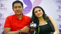 Donita dan Adi Nugroho baru saja dikaruniai anak kedua. Pasangan ini pun membagi cerita bahagia mereka. Foto: Donita dan Adi Nugroho (Hanif/detikHOT)