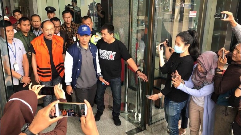 Fredrich Yunadi Resmi Ditahan KPK Fredrich Yunadi Resmi Ditahan KPK