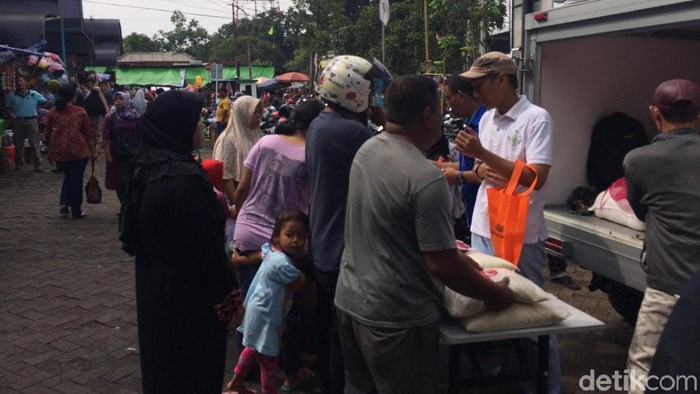 Jual Beras Rp 8.800/Kg, Pasar Murah Kementan Diserbu Warga