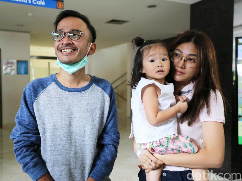 Foto: Ruben Onsu, Sarwendah dan Thalia (Hanif/detikHOT) Foto: Ruben Onsu, Sarwendah dan Thalia (Hanif/detikHOT)