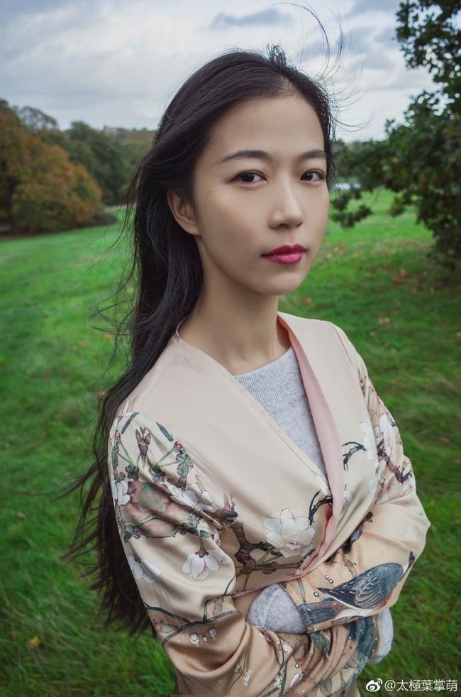 Seorang guru Kung Fu di China ini mencuri atensi di media sosial karena memiliki fisik dan penampilannya yang menakjubkan.Foto: Weibo