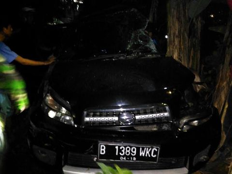 Kecelakaan Mobil di Perlintasan KA Pondok Ranji, 2 Orang Tewas