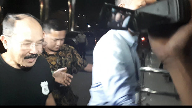 Dijemput Paksa, Fredrich Yunadi Dibawa ke KPK