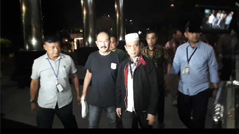 Fredrich Tak Melawan Saat Ditangkap KPK Fredrich Tak Melawan Saat Ditangkap KPK