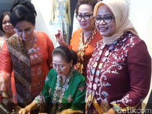 Istri Anies Baswedan Hadiri Peluncuran Buku Batik Inez Mardiana