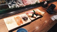 Jika sedang mengunggah foto hidangan Jepang, ia selalu menyertakan #japanlife. Sushi juga jadi hidangan khas Jepang yang ia suka. Foto: Instagram yukikt