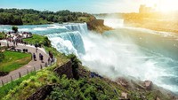 Air Terjun Niagara berada di Amerika Utara, tepatnya di perbatasan Ontario dan New York. Air terjun setinggi 53 meter ini merupakan air terjun kebanggan dari Negeri Paman Sam. (Thinkstock)
