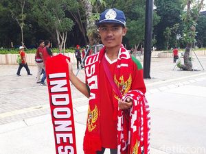 Tak Cuma Jualan Syal, Bobotoh Ini ke Jakarta karena Penasaran dengan SUGBK