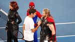 Ketika Federer dan Djokovic Main Tenis bareng Thor dan Spiderman