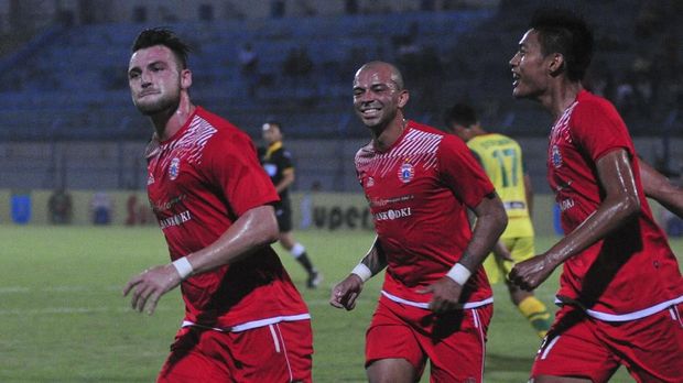 Marko Simic (kiri) gagal menyelamatkan Persija dari kekalahan kontra Bali United, Senin (29/1)