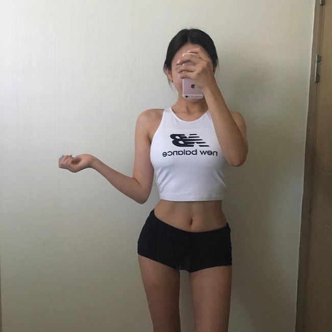 Setelah foto-foto dirinya menjadi viral, Eun Ju bersedia membantu orang lain yang ingin memiliki tubuh sehat dan bugar dengan membuka pelatihan online. Foto: Instagram