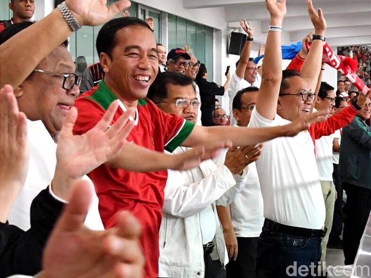 Ekspresi Bahagia Jokowi Saat Ilham Udin Cetak Gol
