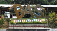Sensasi ngeri-ngeri sedap seperti tadi bisa traveler rasakan di destinasi wisata Bukit Asmara Situk (BAS). Lokasinya berada di Desa Kalilunjar, Kecamatan Banjarmangu, Banjarnegara. (Uje Hartono/detikTravel)