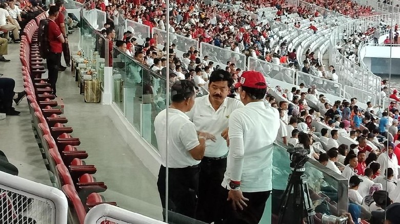 Bincang Kapolri-KaBIN-Panglima di Sela Laga Indonesia Vs Islandia Bincang Kapolri-KaBIN-Panglima di Sela Laga Indonesia Vs Islandia