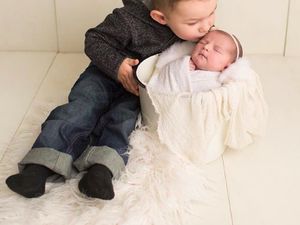 Trik Ini Bisa Dicoba agar Anak Tak Cemburu pada si Adik Bayi