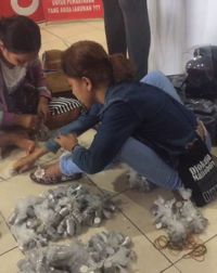 Cerita Warga Ambon Beli Motor dengan Uang Koin