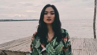 Pihak stasiun televisi di mana Marion kini tengah menjalani karantina belum mau bicara mengenai hal tersebut. Foto: Marion Jola (Instagram)