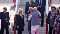 Kedatangannya disambut hangat oleh PM India Narendra Modi (Foto: Dok. REUTERS/Adnan Abidi)