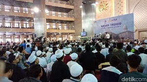 Anies Jadi Saksi Zidane Alfadino Masuk Islam di Masjid Isqtilal