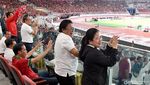 Tangan ke Atas, Begini Gaya Jokowi Rayakan Gol Indonesia vs Islandia