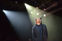 Liam Gallagher saat konser di Jakarta.