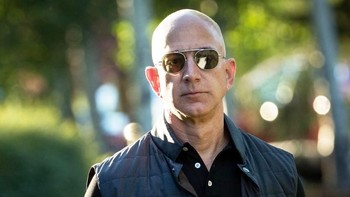Sekarang Bezos adalah orang terkaya di dunia dengan harta tidak terbayangkan, USD 109 miliar. Ia semakin jauh meninggalkan Bill Gates. Foto: istimewa