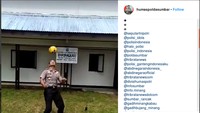 AKBP Rudy Yulianto mengupload videonya yang sedang juggling di akun Instagram @humaspoldasumbar. Video tersebut telah dilihat lebih dari 30 ribu kali. (Dok. Istimewa)