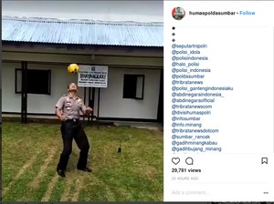 Juggling Bola Bak Neymar, Kapolres di Sumbar Ini Ajak Warga Olahraga