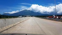 Kehadiran jalan tol Bawen-Salatiga sempat populer di kalangan netizen Indonesia. Tol sepanjang 17,6 kilometer tersebut memiliki pemandangan alam yang disandingkan dengan panorama di luar negeri. Dok. PU.