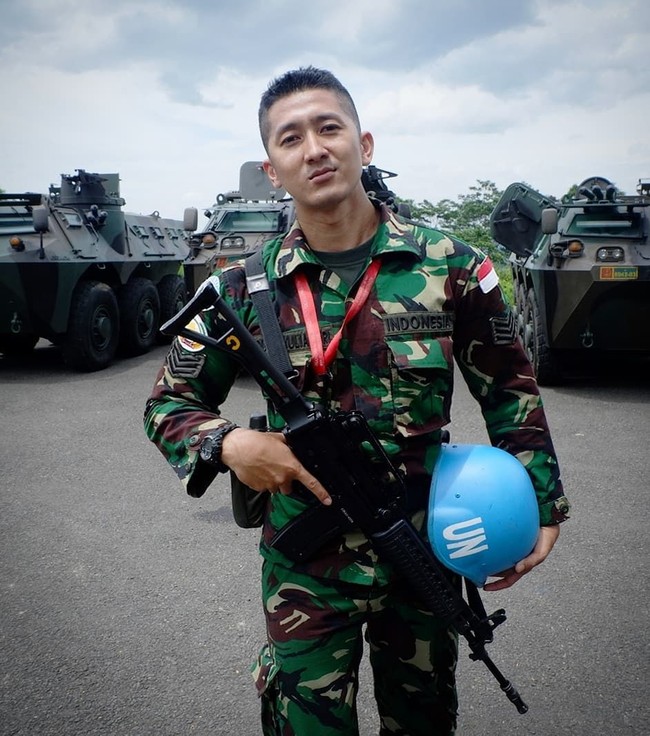 Memiliki nama lengkap Dhuha Yuu Al Fatih, pesona TNI angkatan udara ini mampu memikat hati banyak wanita. Foto: Instagram