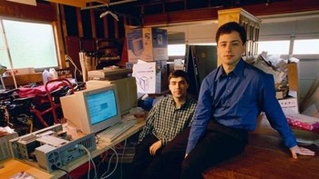 Larry Page dan Sergey Brin saat masih muda dan baru saja merintis Google. Foto: istimewa