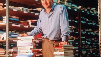 Jeff Bezos merintis Amazon dari garasinya dan awalnya hanya untuk menjual buku. Barangkali belum ada di pikirannya Amazon akan merambah begitu banyak bidang bisnis seperti sekarang. Foto: istimewa