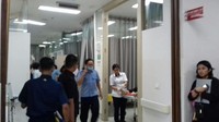 Korban ambruknya selasar di Tower II Bursa Efek Indonesia (BEI) dilarikan ke Rumah Sakit Siloam, Semanggi.  Foto: (Dwi Andayani-detikcom)