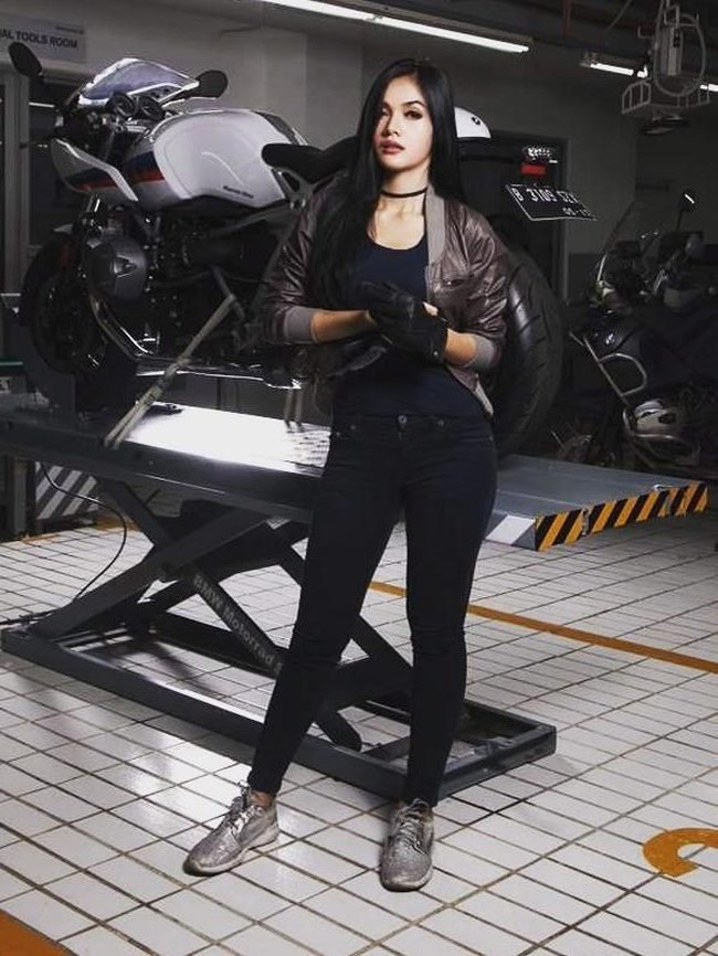 Kartika juga terkenal di media sosial, kini followers Instagram-nya mencapai 55 ribu. (Foto: Instagram)