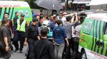 Penjagaan Ketat Polisi di TKP Robohnya Selasar BEI