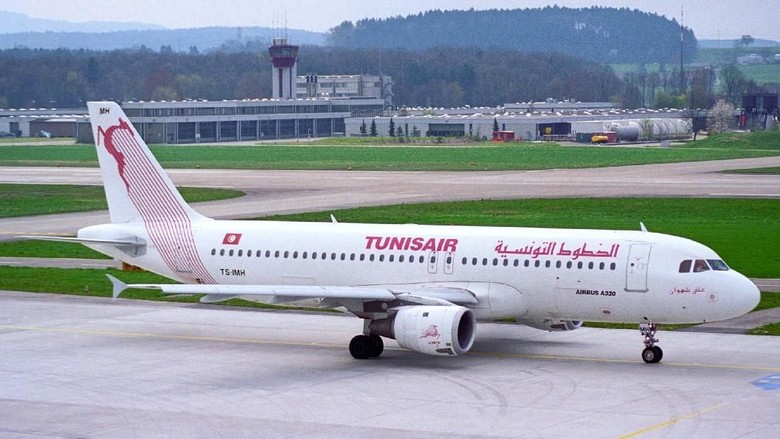 Pesawat Tunisair Ilustrasi pesawat Tunisair