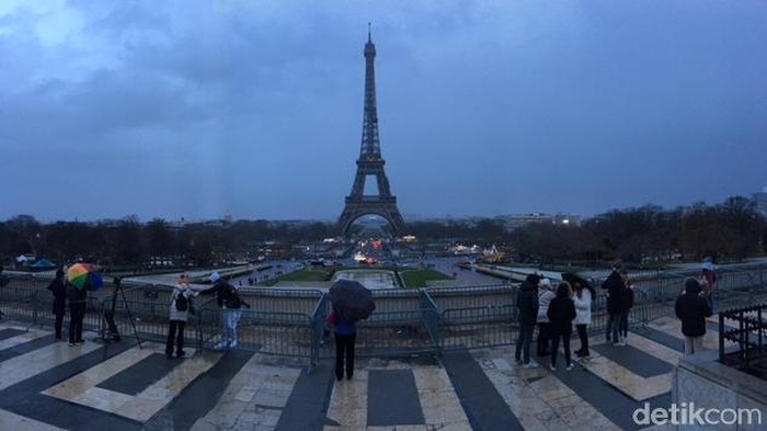Menara Eiffel di Paris, Prancis