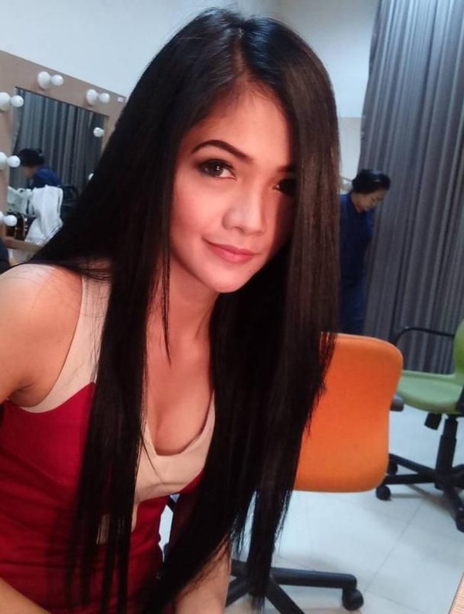 Untuk menjaga penampilannya agar selalu terlihat fit ia rutin olahraga dan juga diet sehat. (Foto: Instagram)