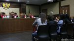 Foto: 4 Perempuan dan Pria Pekerja Money Changer Bersaksi di Sidang Novanto