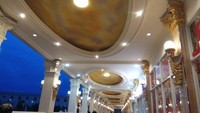 Dari luar, kemegahan mall yang dibangun di atas lahan kurang lebih empat hektare ini, sudah terlihat menawan (Moehammad Bakrie/detikTravel)