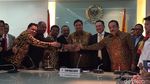 Bamsoet Ketua DPR: dari Dasi Kuning hingga Salah Ucap Sumpah Bamsoet Ketua DPR: dari Dasi Kuning hingga Salah Ucap Sumpah