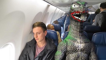 Ia coba mengabadikan perjalanannya ke berbagai kota di dunia. Foto: Ryangodzilling