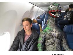 Penampakan Godzilla Traveling Keliling Dunia