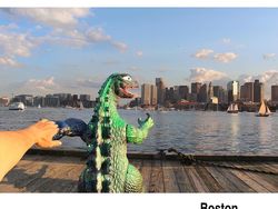 Penampakan Godzilla Traveling Keliling Dunia